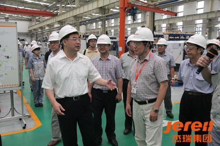 山东省人大常委副主任于建成一行参观杰瑞生产车间